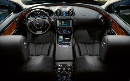 Nuevo Jaguar XJ 2010:sus primeras imágenes en acción