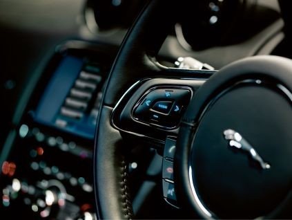 Nuevo Jaguar XJ 2010:sus primeras imágenes en acción