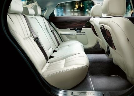 Nuevo Jaguar XJ 2010:sus primeras imágenes en acción