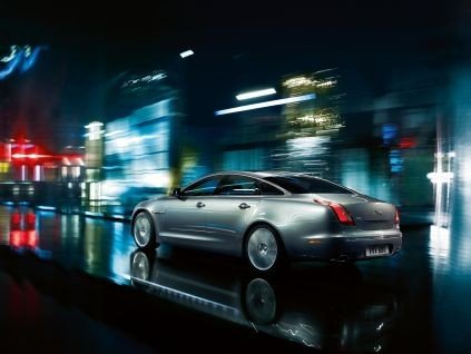 Nuevo Jaguar XJ 2010:sus primeras imágenes en acción