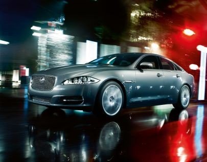 Nuevo Jaguar XJ 2010:sus primeras imágenes en acción