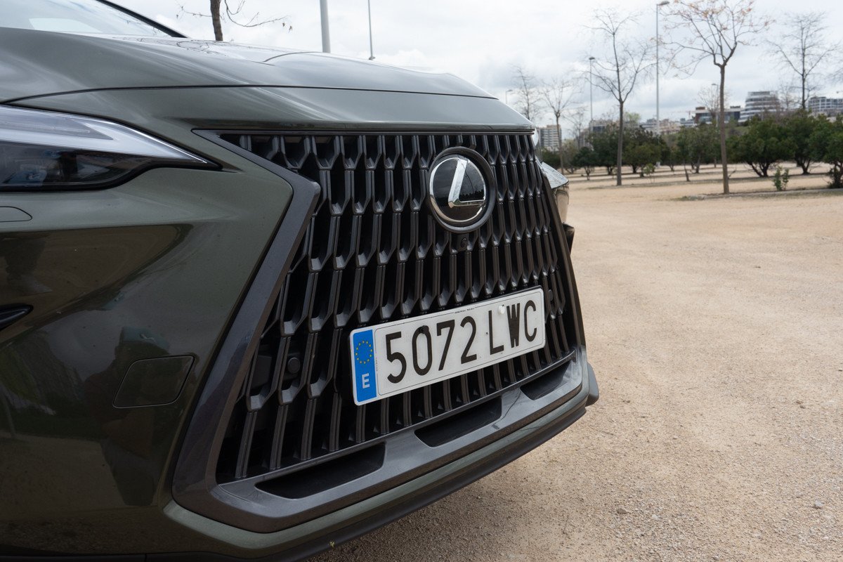Prueba Lexus NX 350h, comportamiento, precio y acabados disponibles