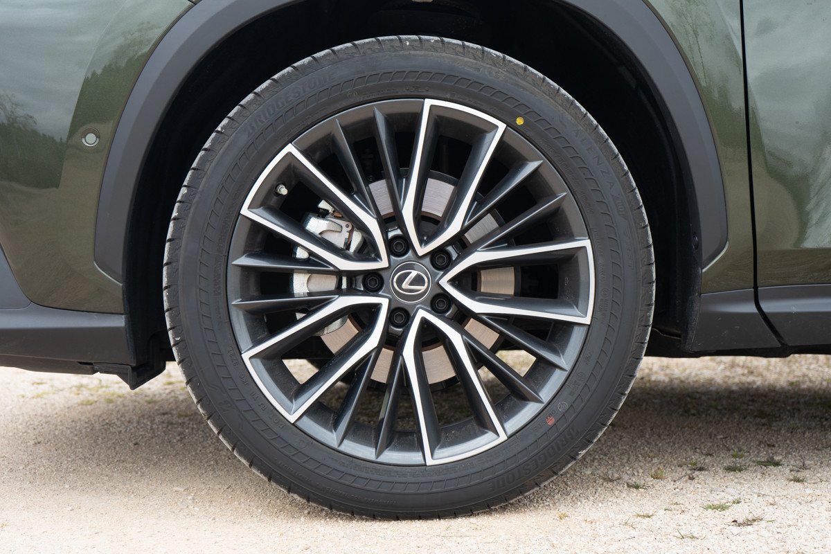 Prueba Lexus NX 350h, comportamiento, precio y acabados disponibles