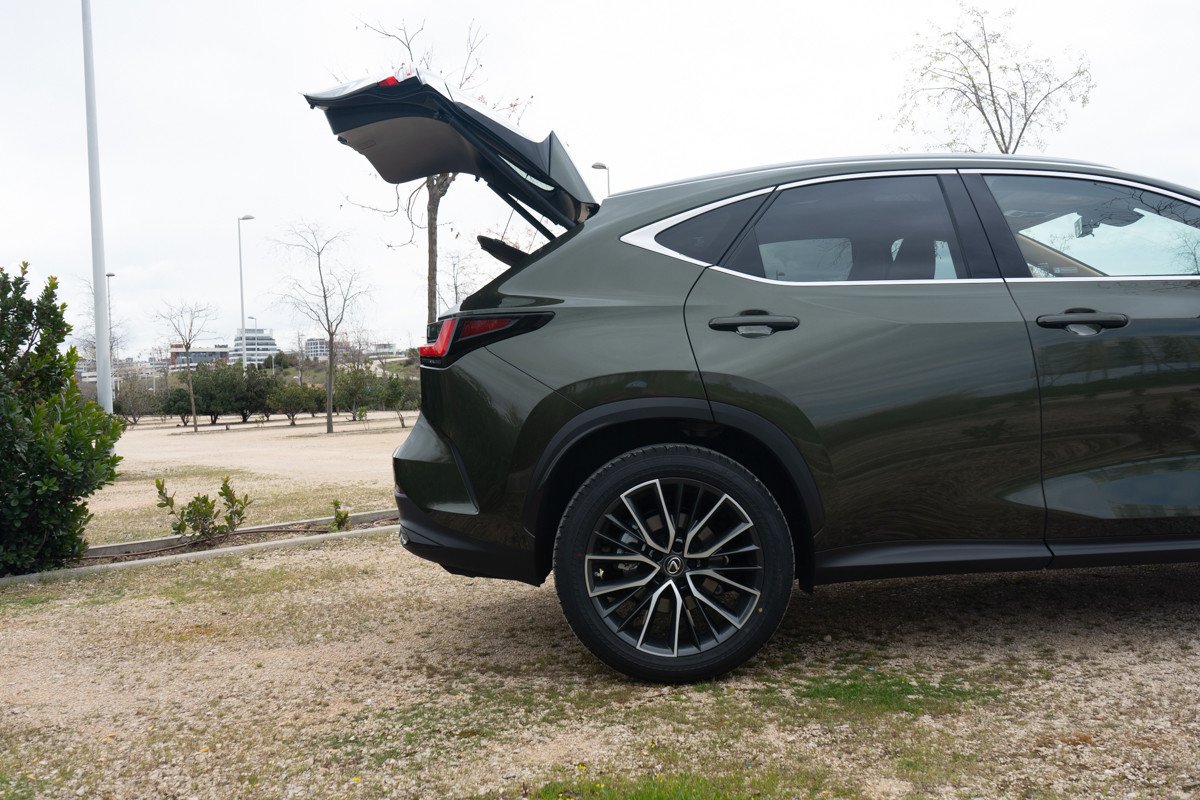 Prueba Lexus NX 350h, comportamiento, precio y acabados disponibles
