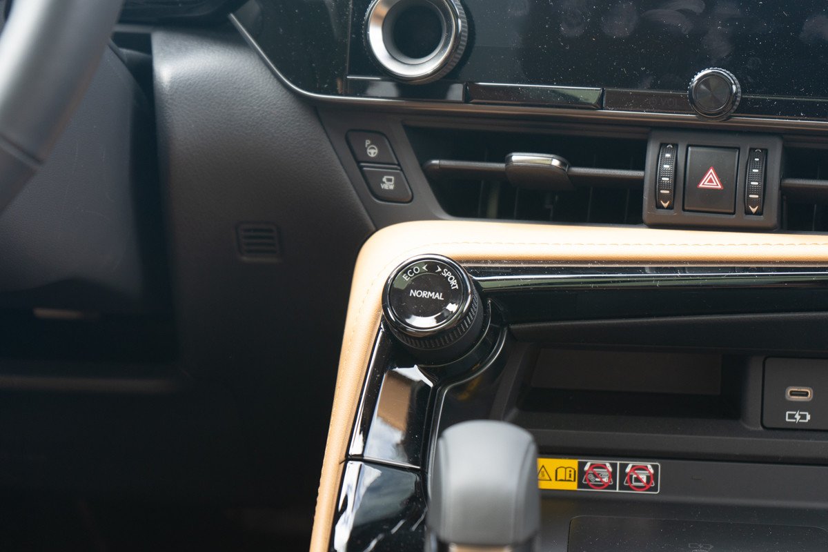 Prueba Lexus NX 350h, comportamiento, precio y acabados disponibles