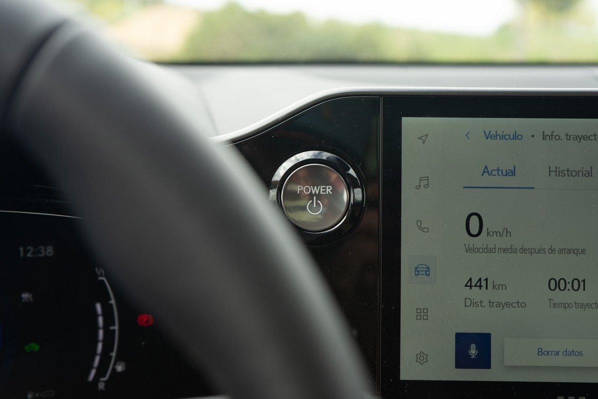 Prueba Lexus NX 350h, comportamiento, precio y acabados disponibles