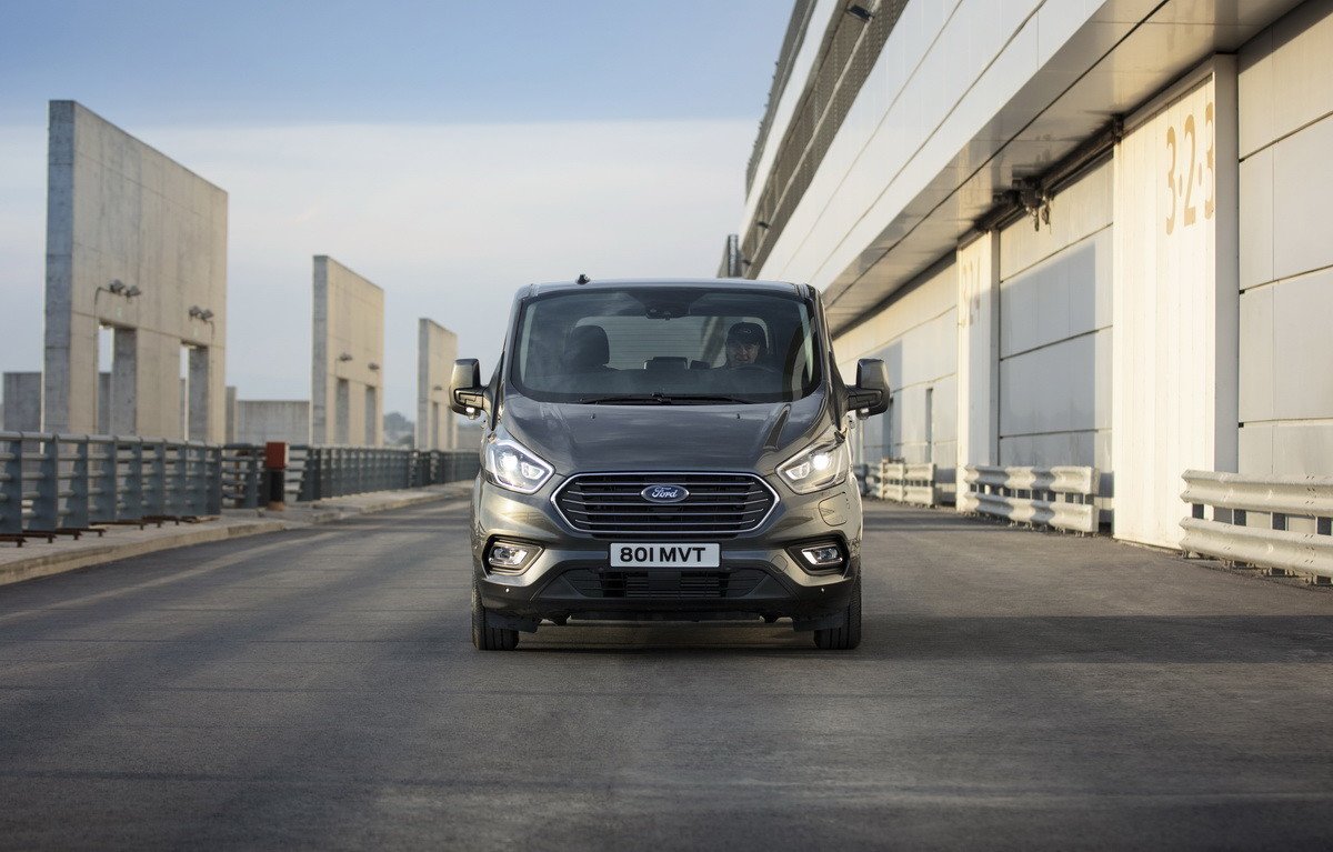 Ford Tourneo Custom  PHEV: nueva versión híbrida enchufable