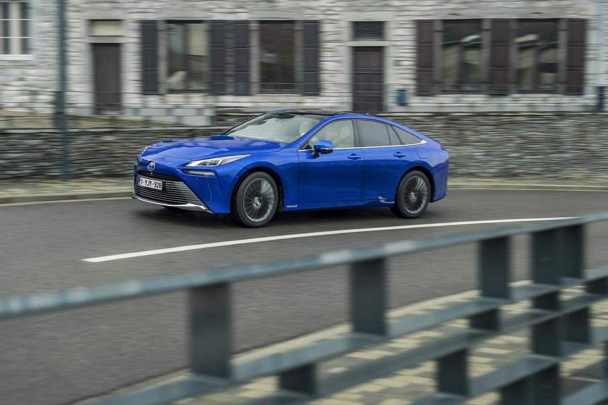 Nuevo Toyota Mirai: gama y precios del coche de hidrógeno