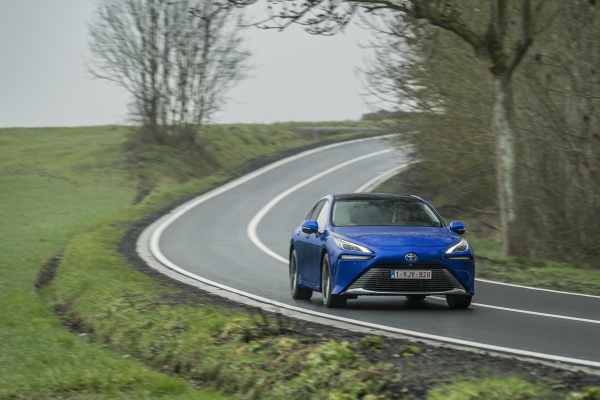 Nuevo Toyota Mirai: gama y precios del coche de hidrógeno