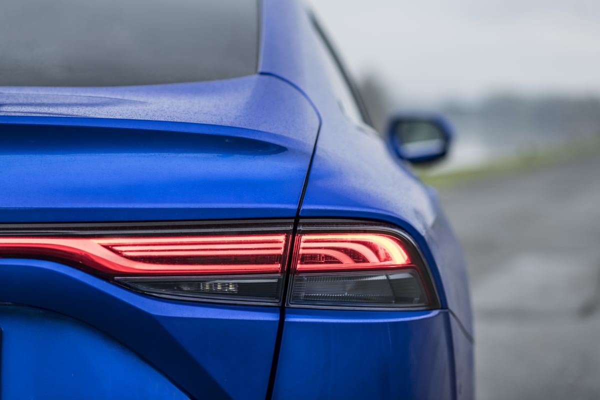 Nuevo Toyota Mirai: gama y precios del coche de hidrógeno