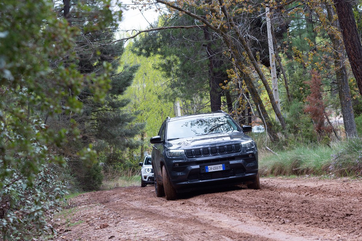 Prueba Jeep Compass y Renegade e-Hybrid: otra motorización híbrida para los SUV