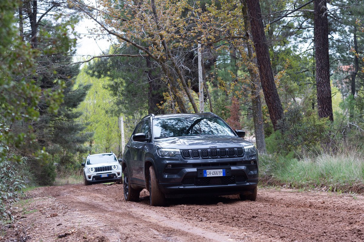 Prueba Jeep Compass y Renegade e-Hybrid: otra motorización híbrida para los SUV