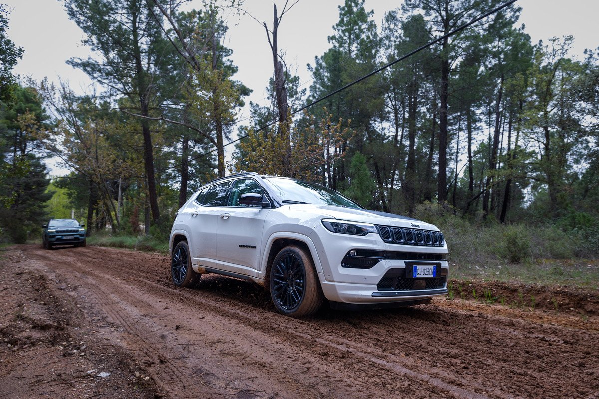 Prueba Jeep Compass y Renegade e-Hybrid: otra motorización híbrida para los SUV
