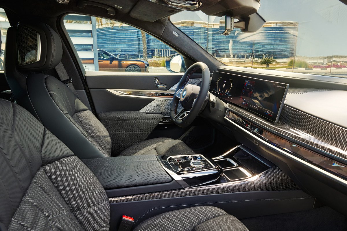 interior bmw i7