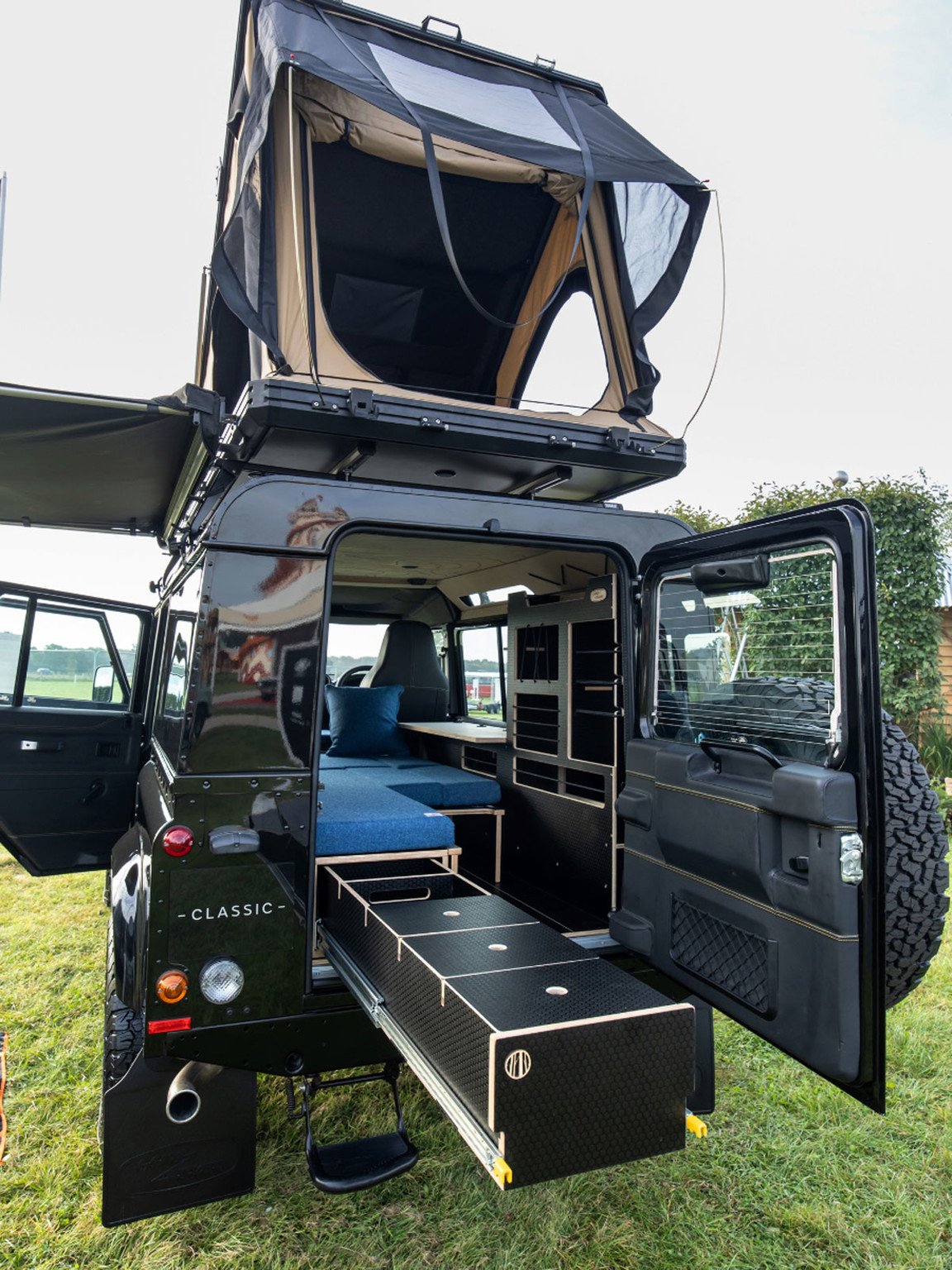 Land Rover Classic amplía el catálogo de piezas para el primer Defender