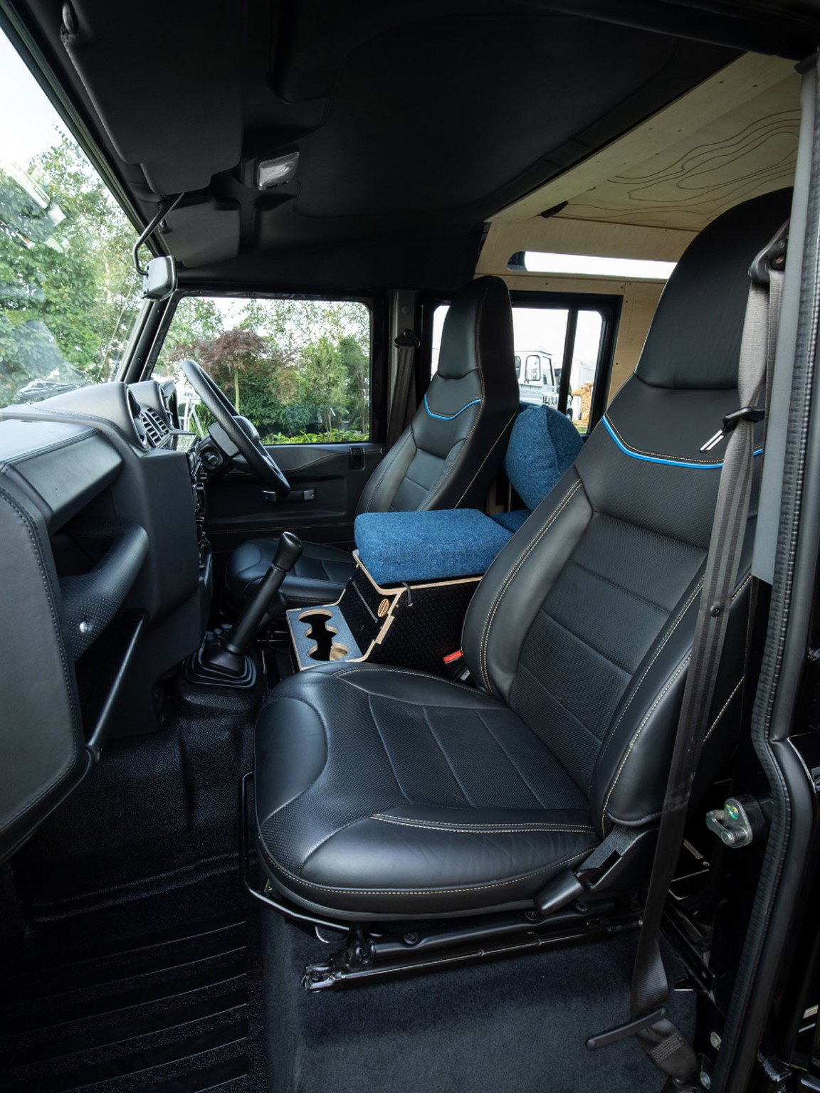 Land Rover Classic amplía el catálogo de piezas para el primer Defender