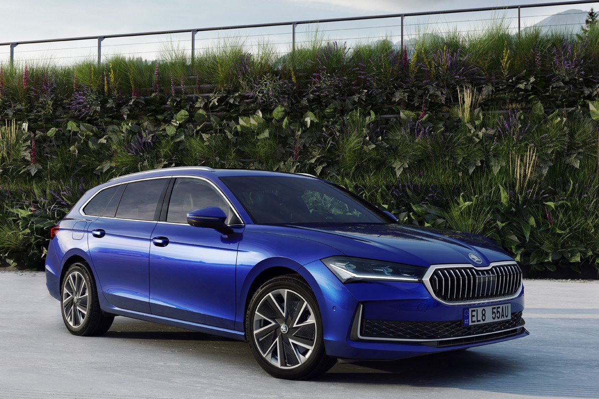 Así será el nuevo Skoda Superb: más grande, tecnológico y estrenando motorizaciones
