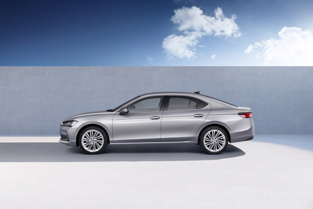 Así será el nuevo Skoda Superb: más grande, tecnológico y estrenando motorizaciones