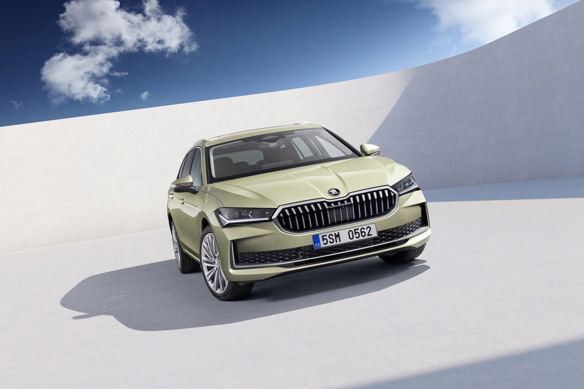 Así será el nuevo Skoda Superb: más grande, tecnológico y estrenando motorizaciones