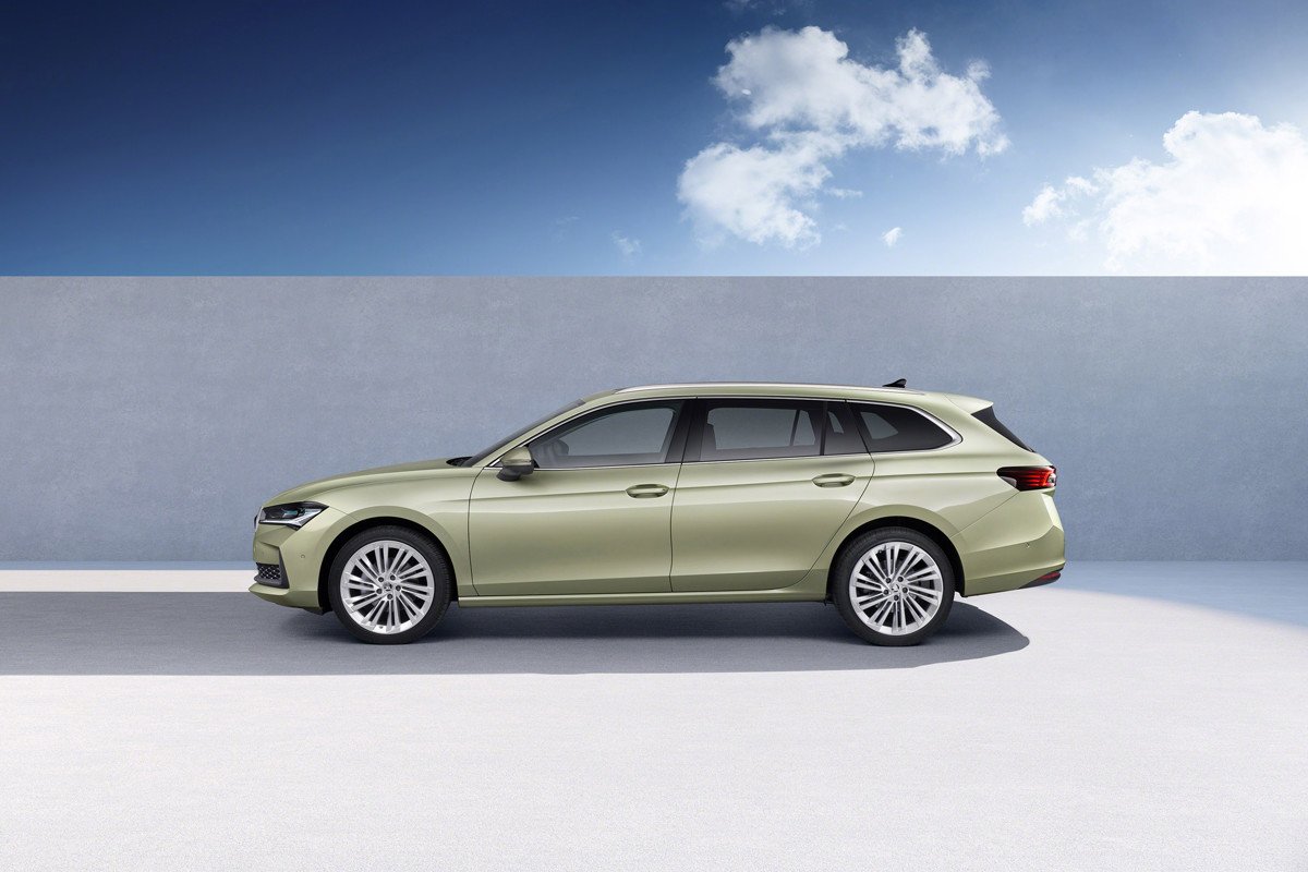 Así será el nuevo Skoda Superb: más grande, tecnológico y estrenando motorizaciones