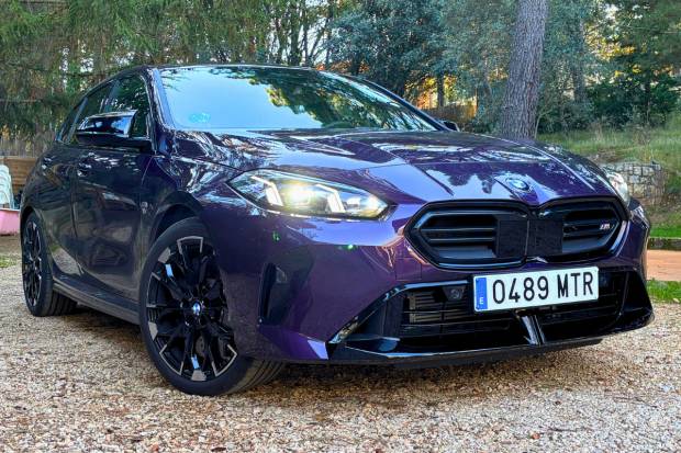 Prueba BMW M135 xDrive: la versión más rápida y deportiva con 300 CV y tracción total