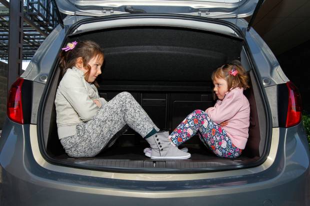 Los niños no podrán viajar en los asientos delanteros