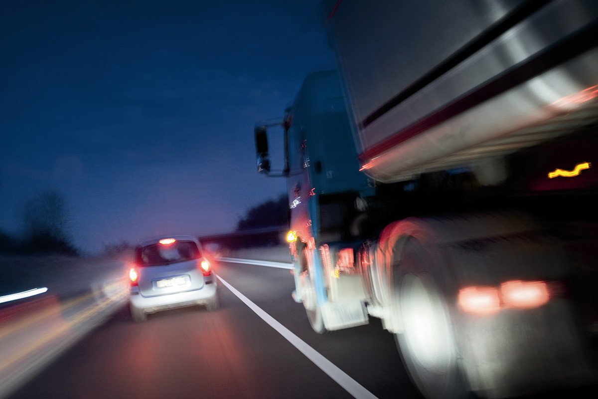 Riesgos y multas por usar el móvil al volante_3
