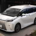 Lexus LM 350h 2025: Así es el monovolumen premium de Lexus con el interior de un avión