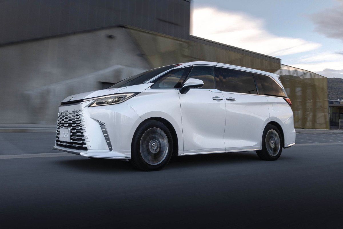 Lexus LM 350h 2025