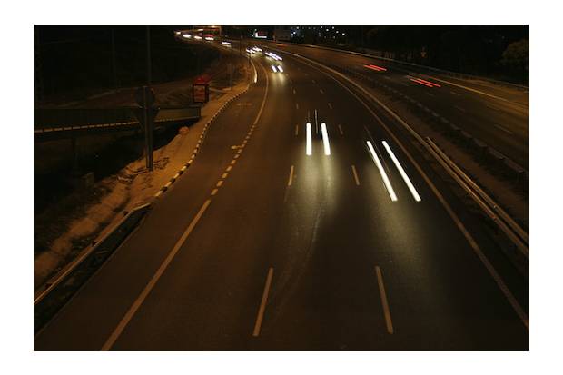 Límite de velocidad en autopista: El Gobierno estudia subirlo