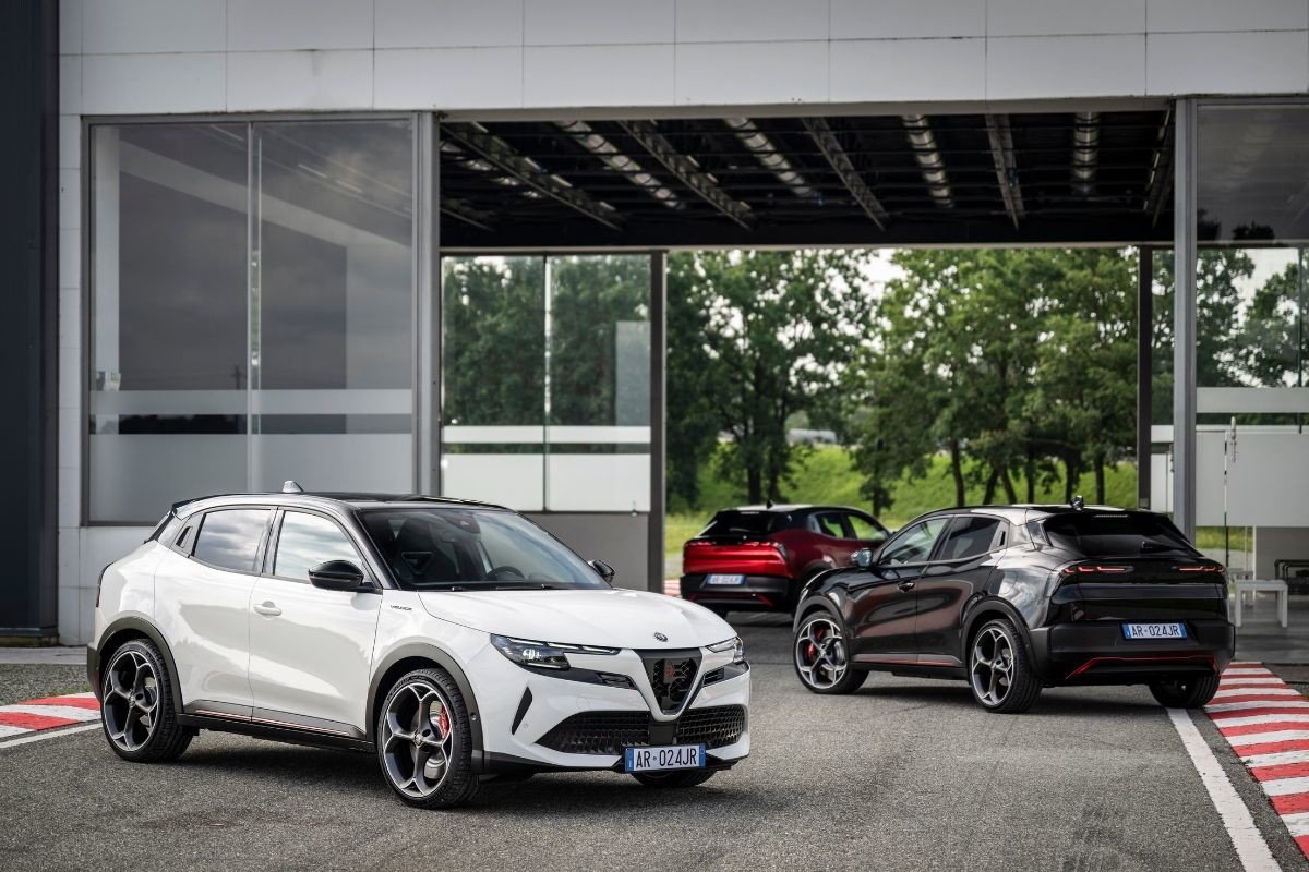 Alfa Romeo Junior Ibrida y Elettrica