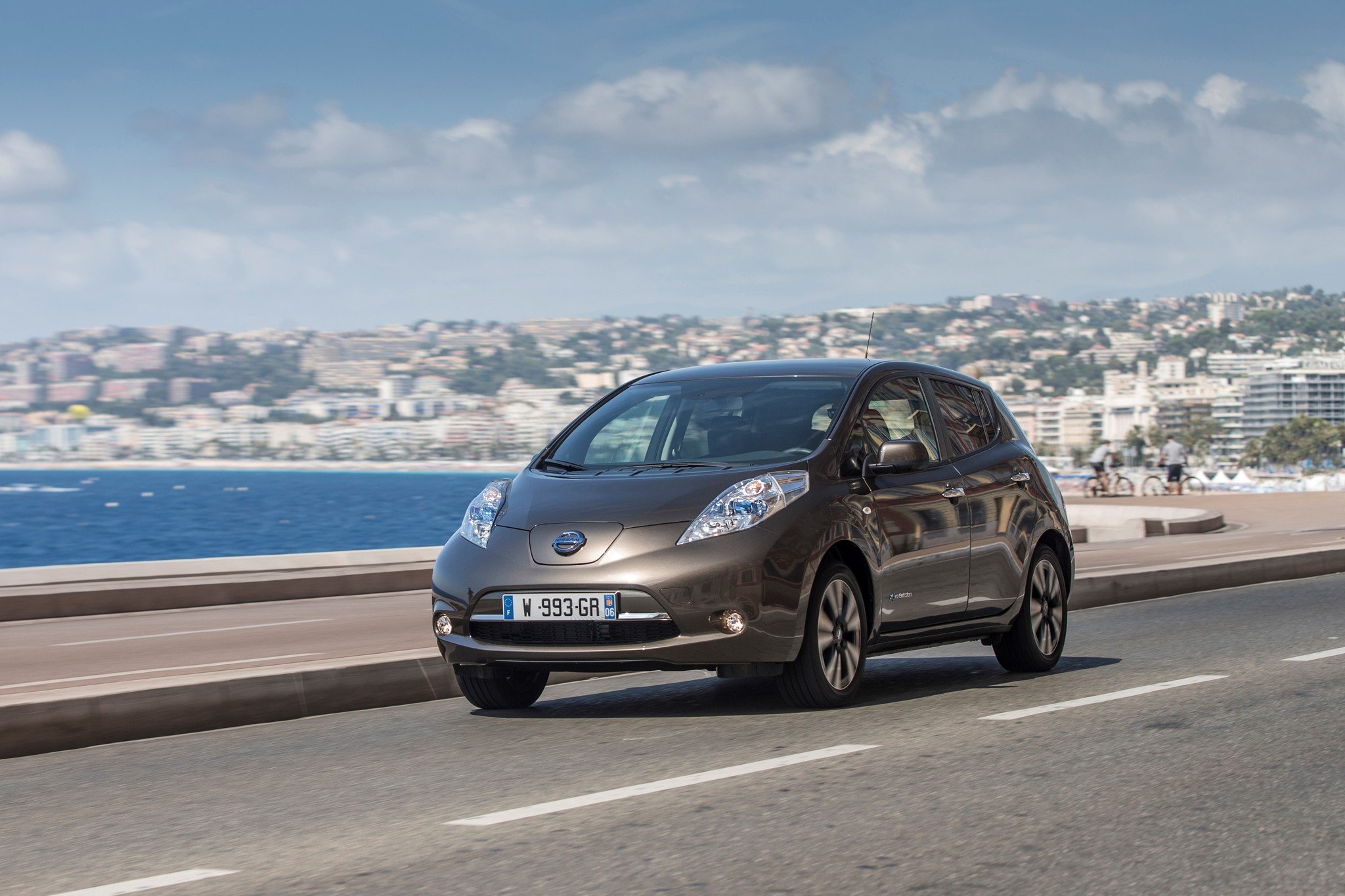 El Nissan Leaf amplía su autonomía hasta los 250 km