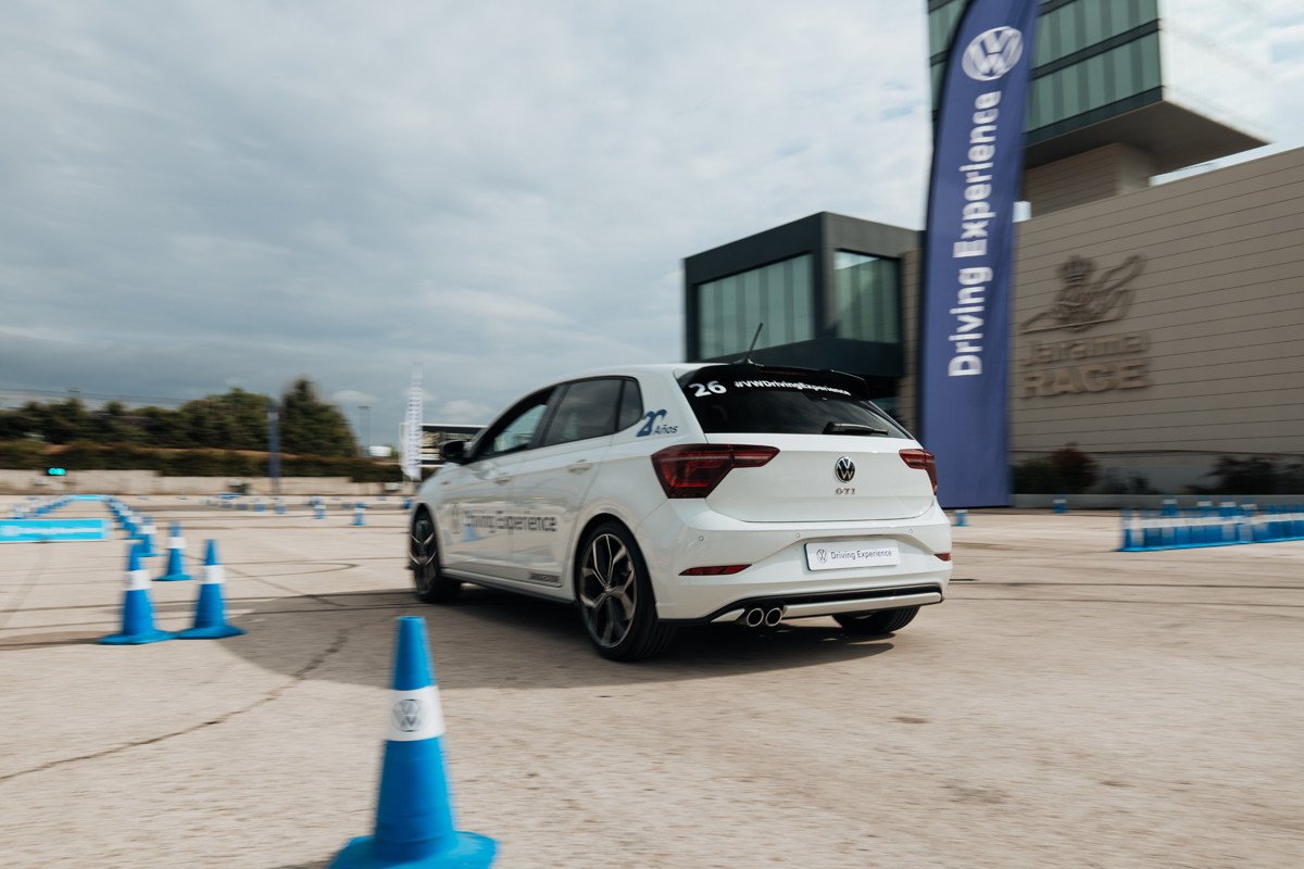 La escuela de Volkswagen cumple 20 años: los cursos y precios para conducir mejor