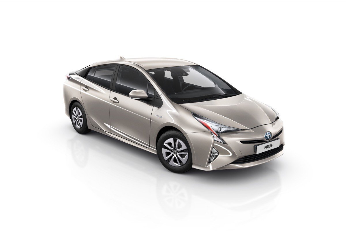Toyota Auris y Prius 2018: mejoras en equipamiento