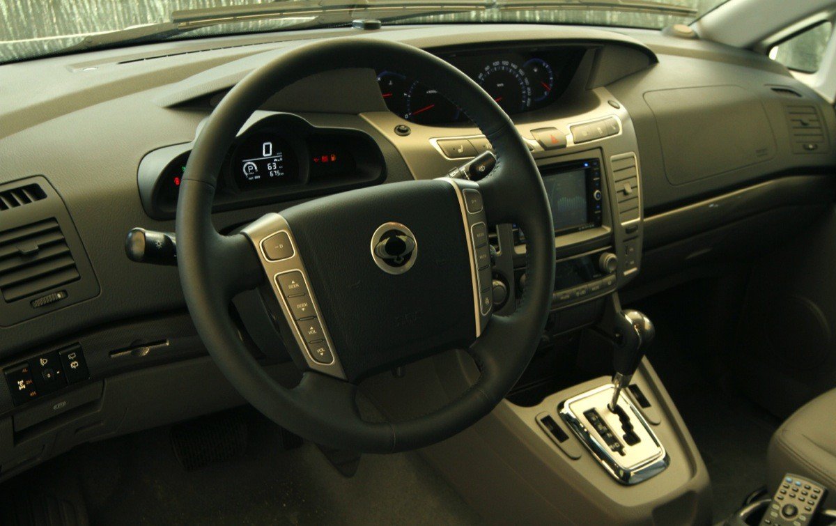 Prueba: Nuevo SsangYong Rodius 2013, monovolumen total a un precio asequible