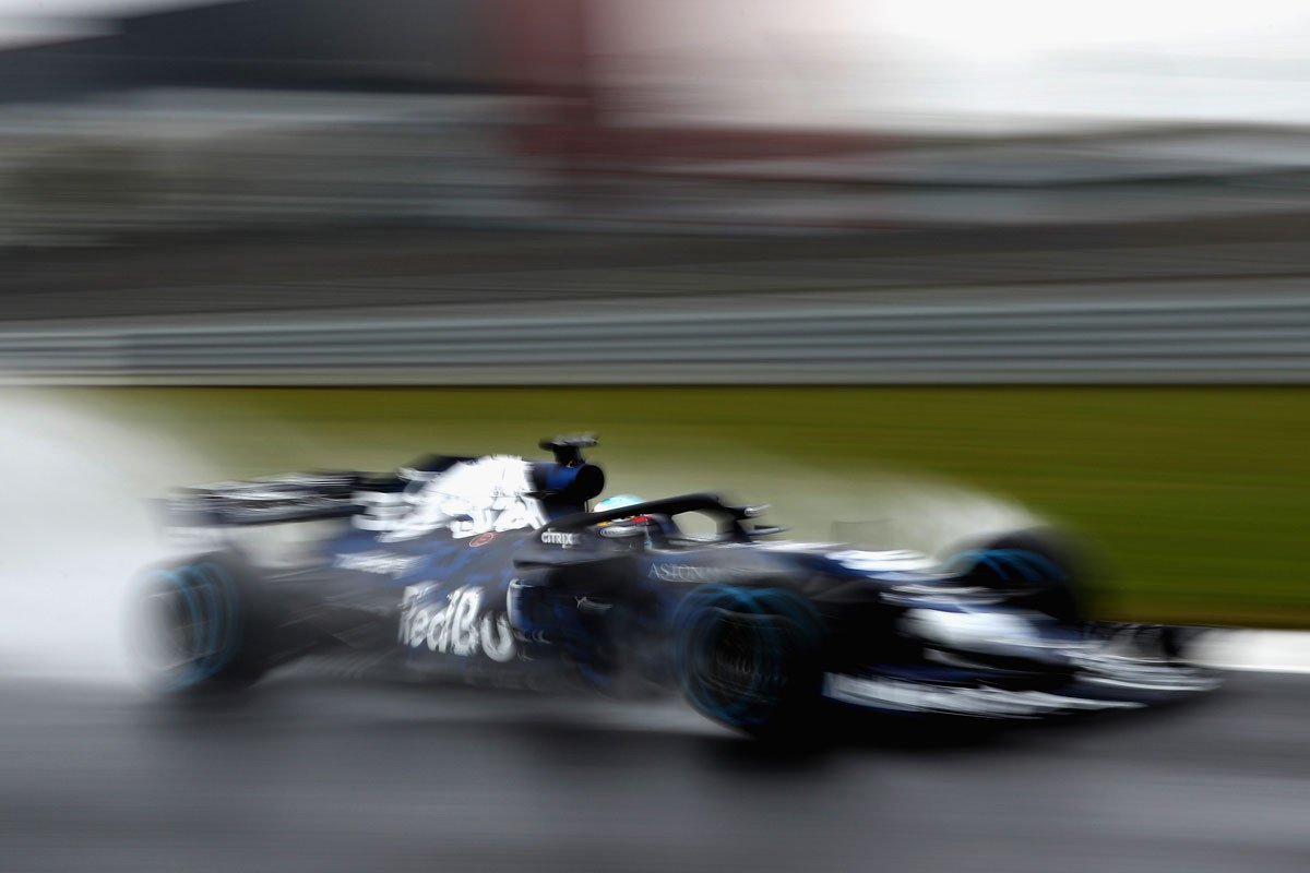 Fórmula 1: Aston Martin Red Bull ya rueda con su RB14
