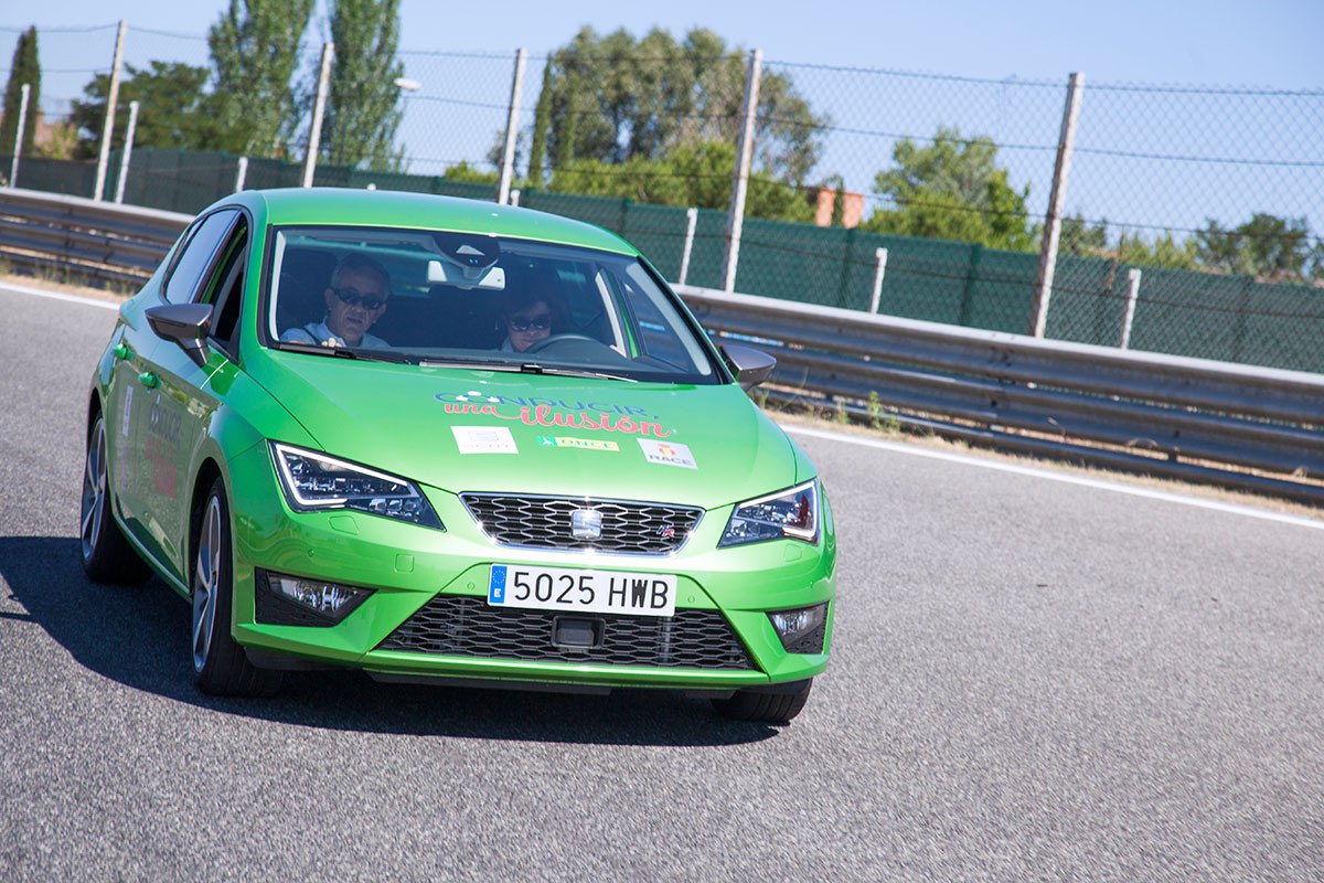 Conducir a Ciegas: cómo es la experiencia en el Circuito del Jarama