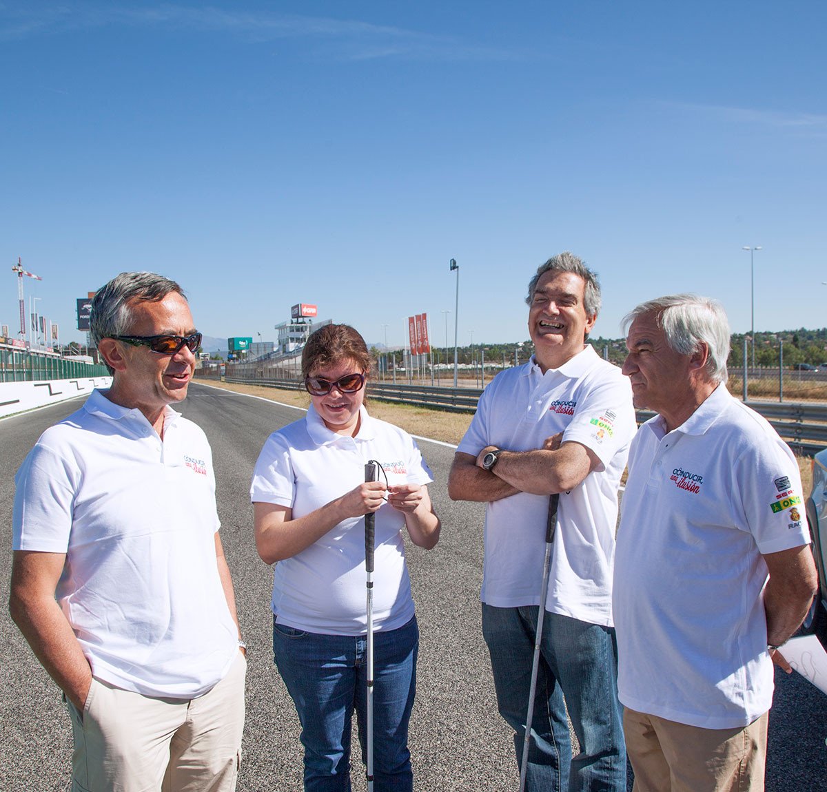 Conducir a Ciegas: cómo es la experiencia en el Circuito del Jarama