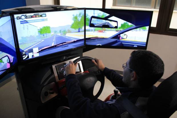 ¿Qué hace un simulador de coches en la feria del libro de Madrid?