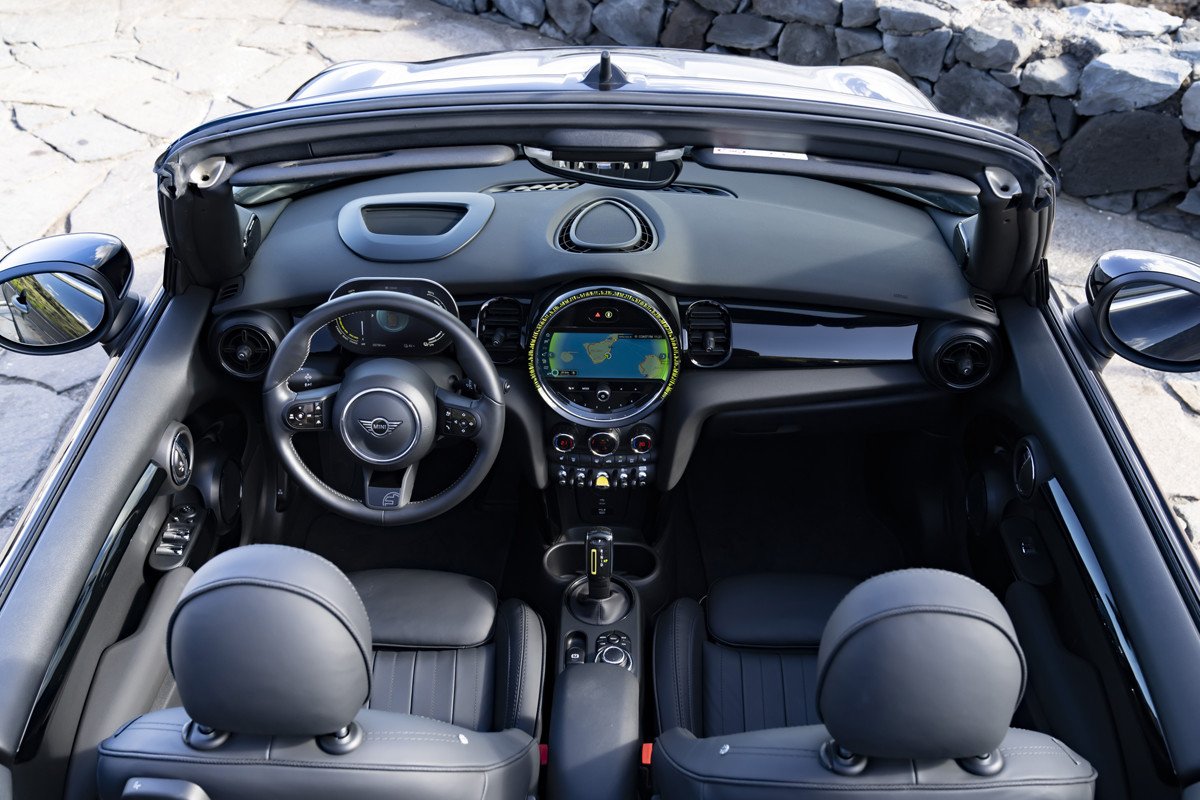 El Mini Cooper SE Cabrio 100% eléctrico llegará en mayo por 61.000 euros