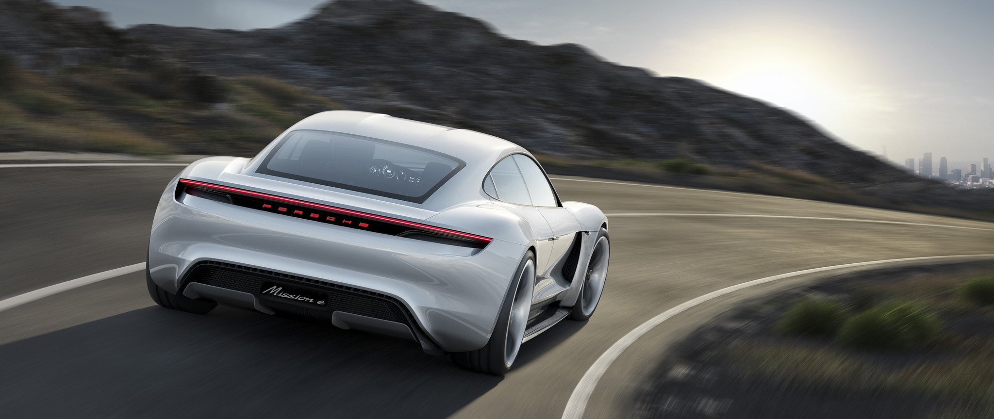 Porsche Mission E: los eléctricos al poder