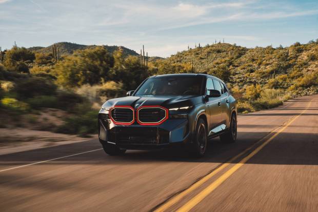 Llega el BMW XM Red Label, el SUV híbrido del los 748 CV con una estética rompedora