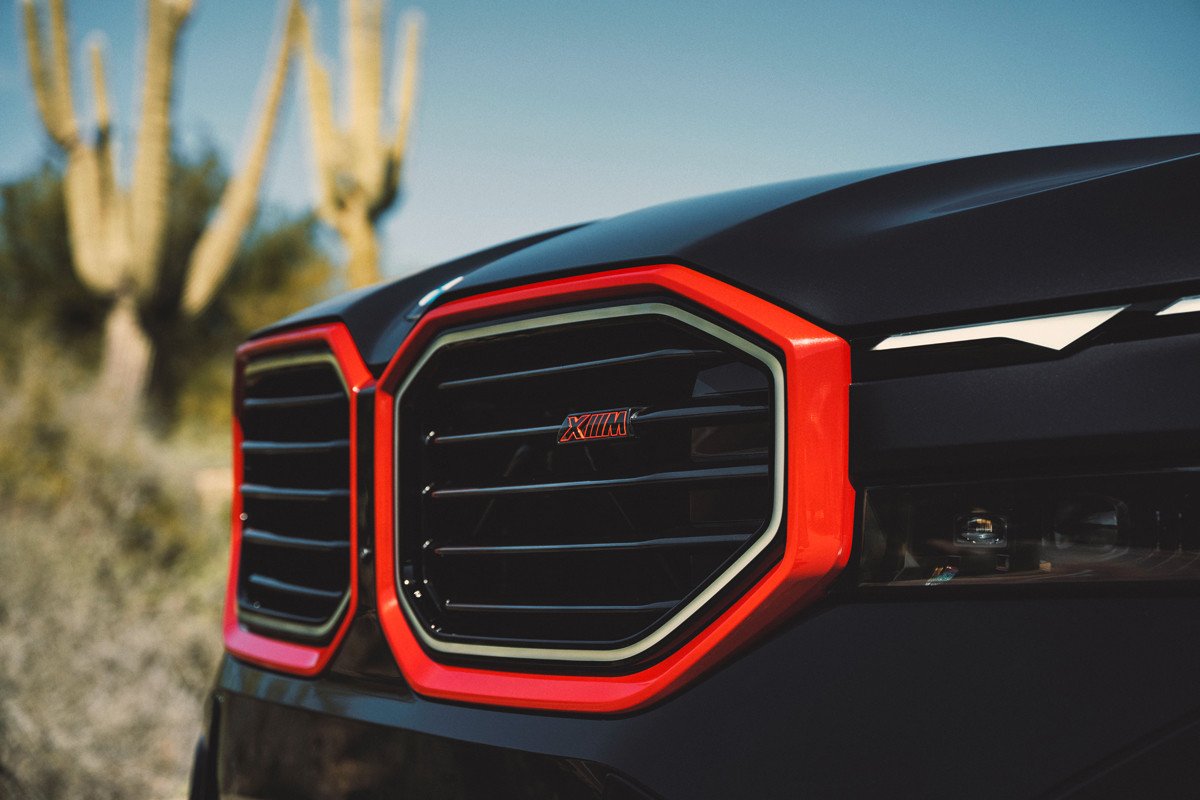 Llega el BMW XM Red Label, el SUV híbrido del los 748 CV con una estética rompedora