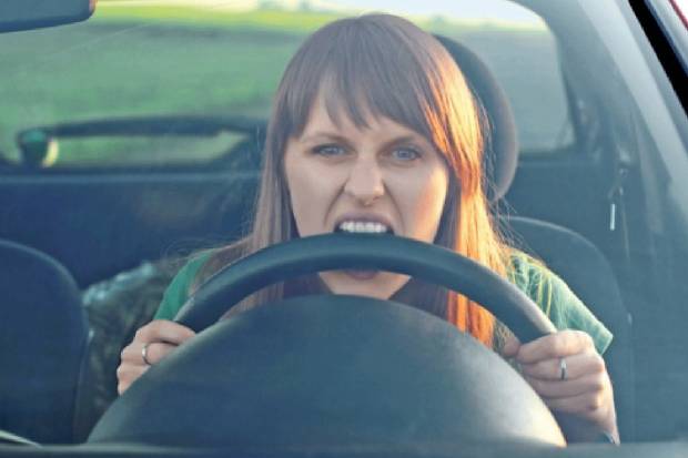 El agarre del volante puede indicar preocupaciones de salud mental 