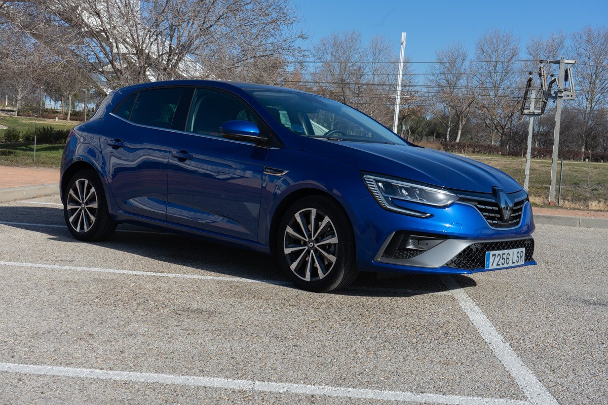Prueba Renault Megane E-TECH híbrido enchufable: precio, autonomía y alternativas