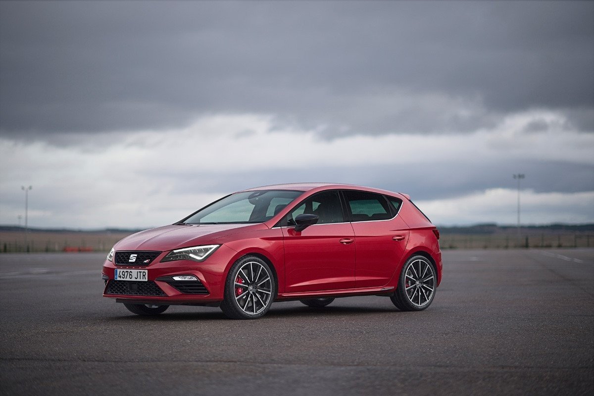 Seat León Cupra 300 CV: casi de carreras desde 34.000 €
