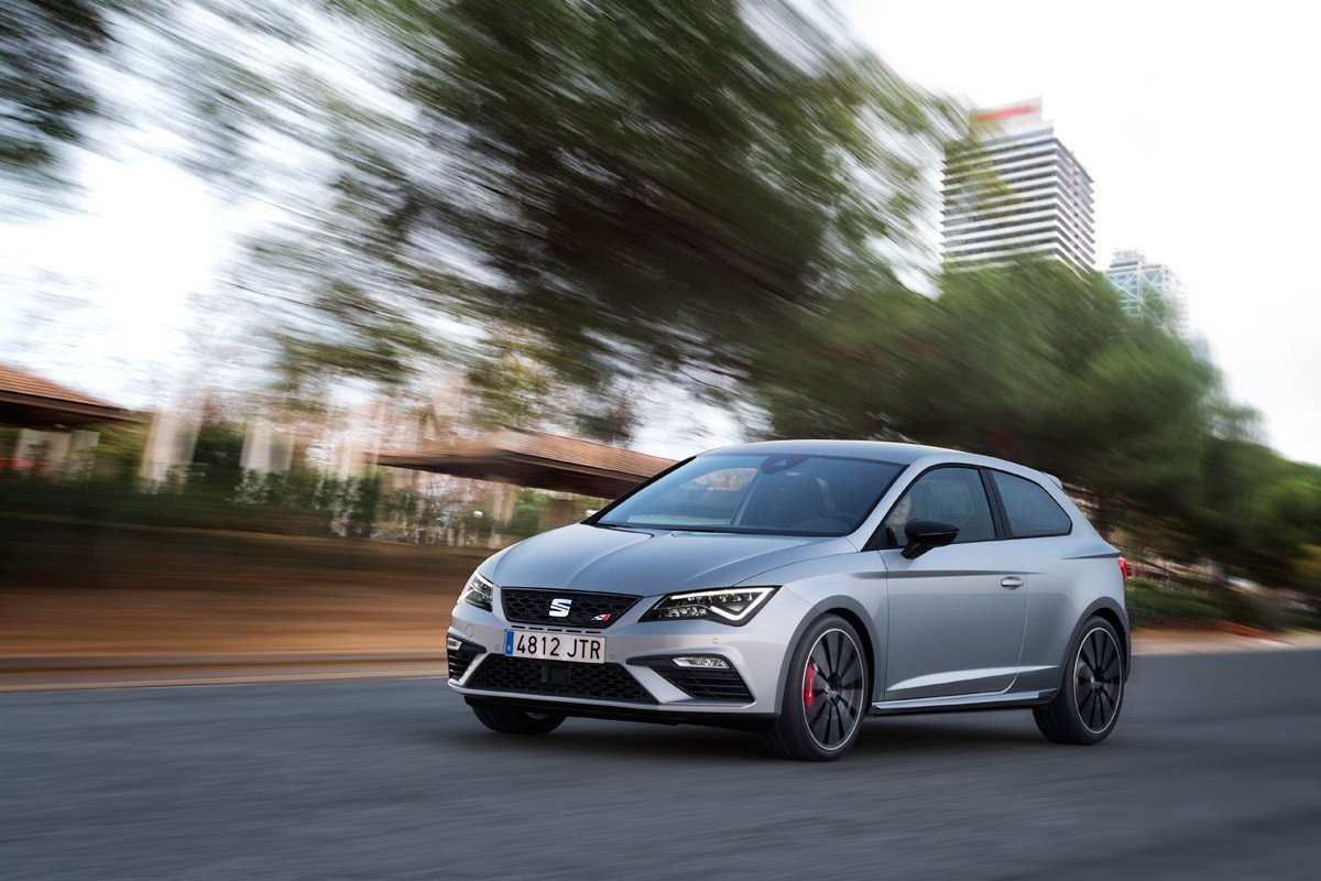 Seat León Cupra 300 CV: casi de carreras desde 34.000 €