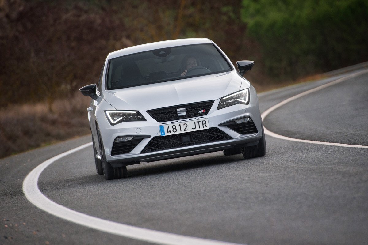 Seat León Cupra 300 CV: casi de carreras desde 34.000 €