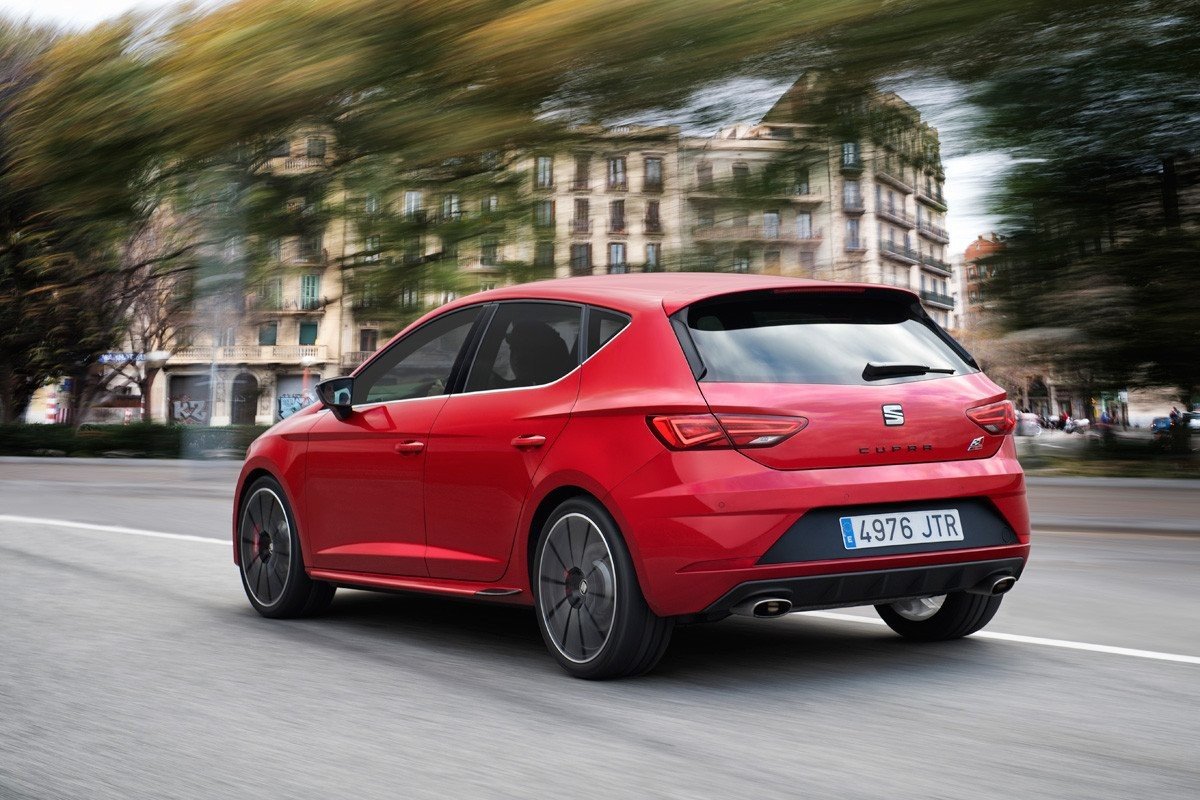 Seat León Cupra 300 CV: casi de carreras desde 34.000 €