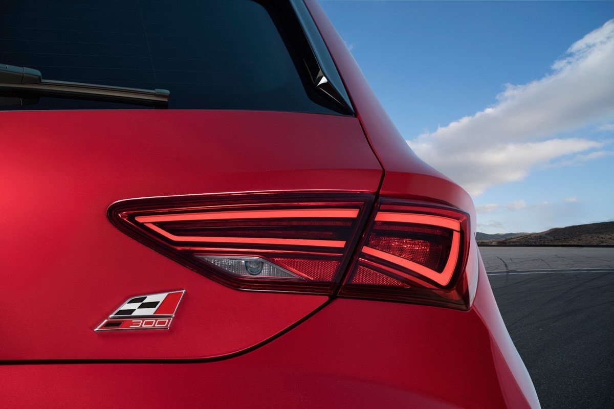 Seat León Cupra 300 CV: casi de carreras desde 34.000 €